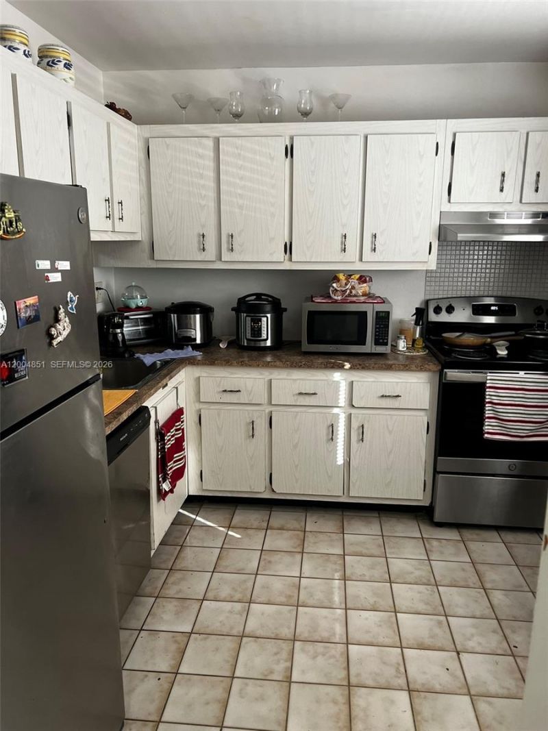 8103 Camino Real, Unit 407, Miami, FL 33143 Photo