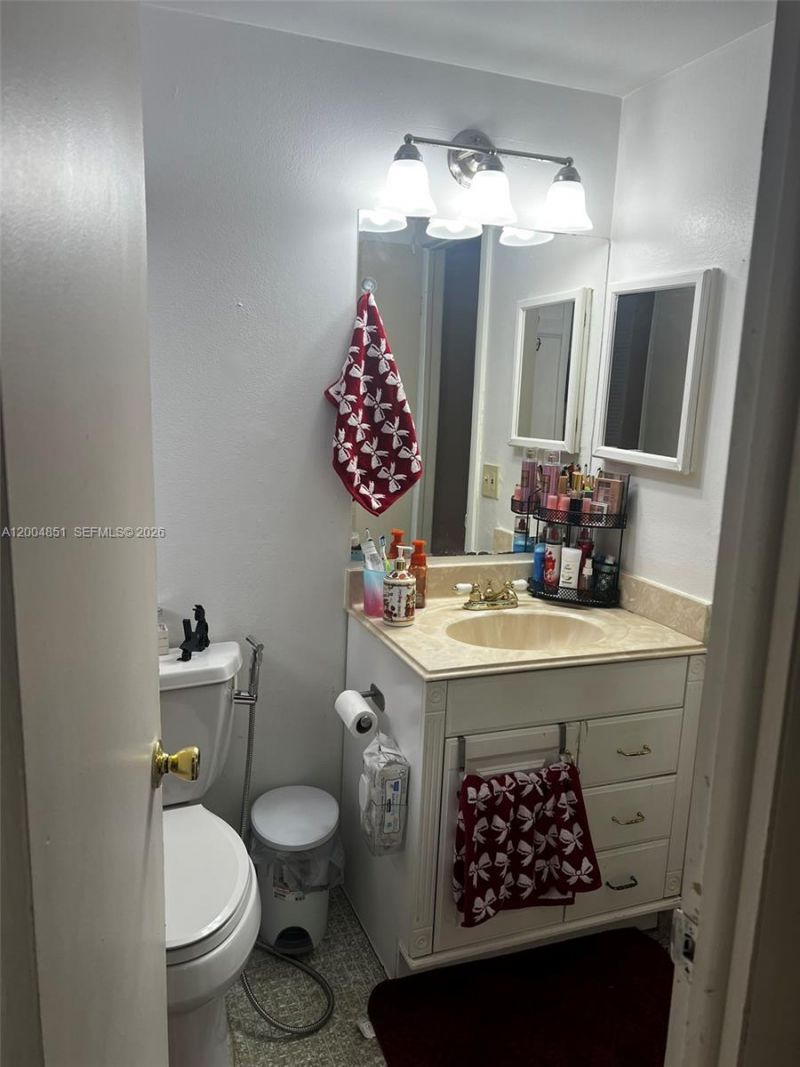8103 Camino Real, Unit 407, Miami, FL 33143 Photo