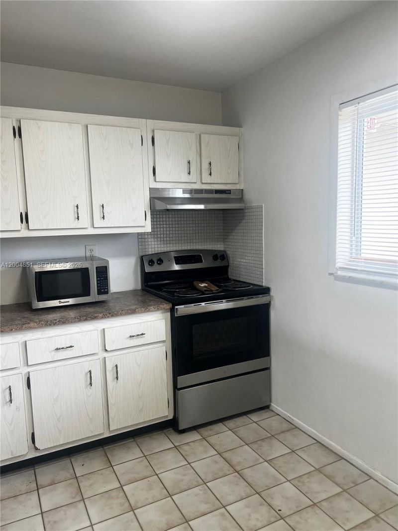 8103 Camino Real, Unit 407, Miami, FL 33143 Photo