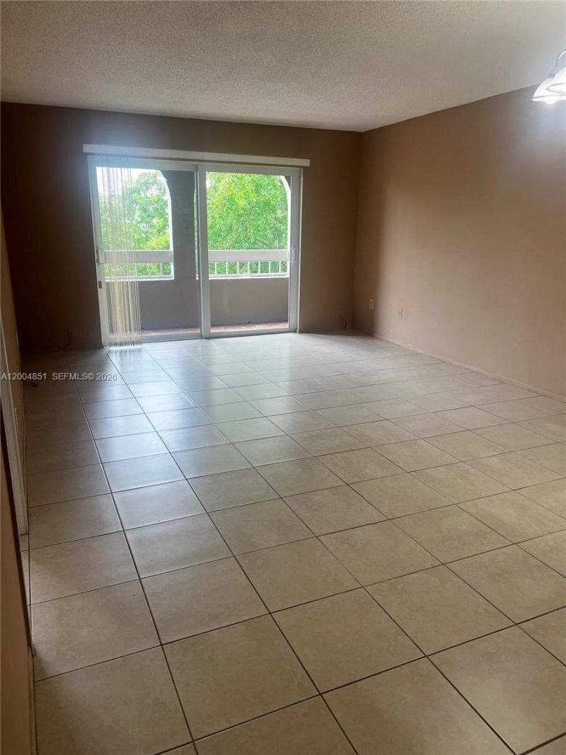 8103 Camino Real, Unit 407, Miami, FL 33143 Photo
