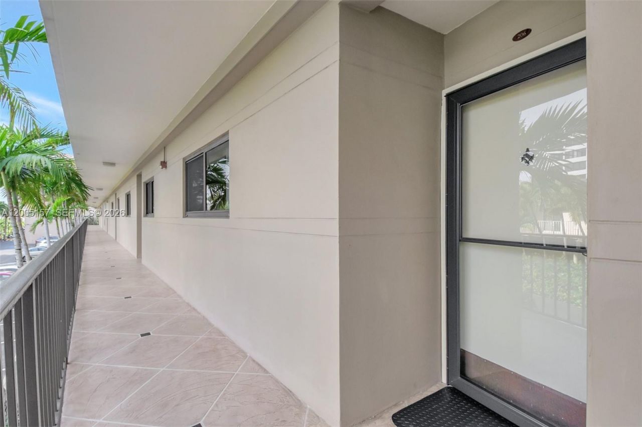 3605 S Ocean Blvd, Unit 206, South Palm Beach, FL 33480 Photo