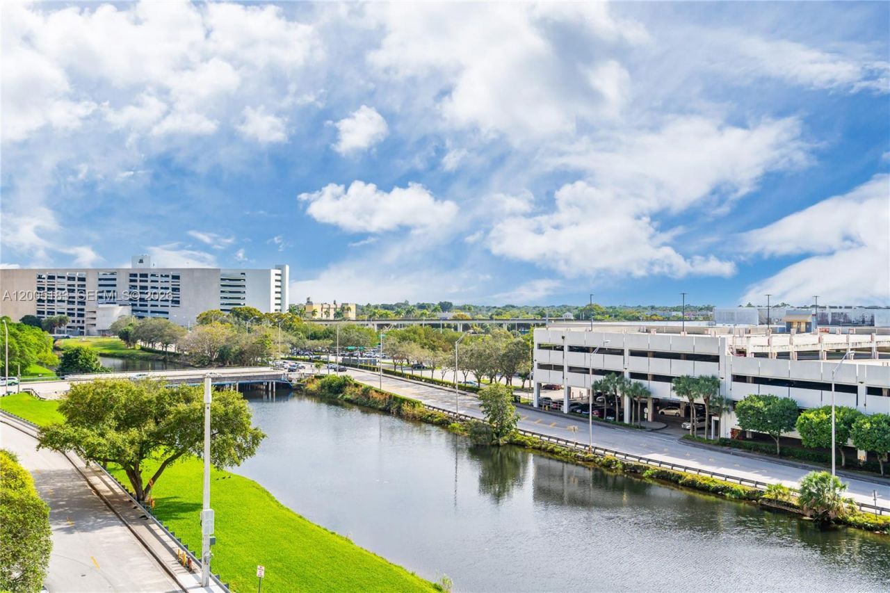 8395 SW 73rd Ave, Unit 510, Miami, FL 33143 Photo