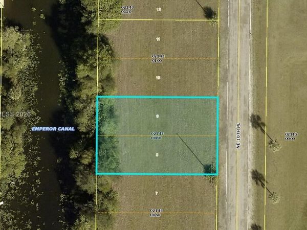 1702 NE 10th PL , Cape Coral, FL 33909