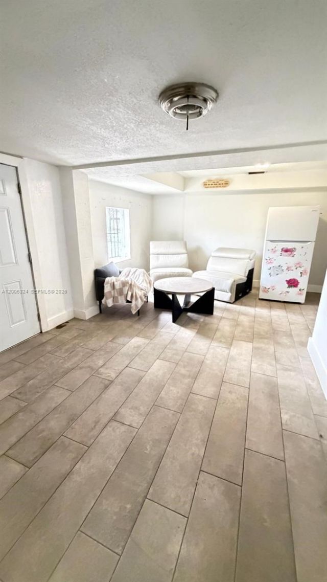 301 NW 37th St , Miami, FL 33127 Photo
