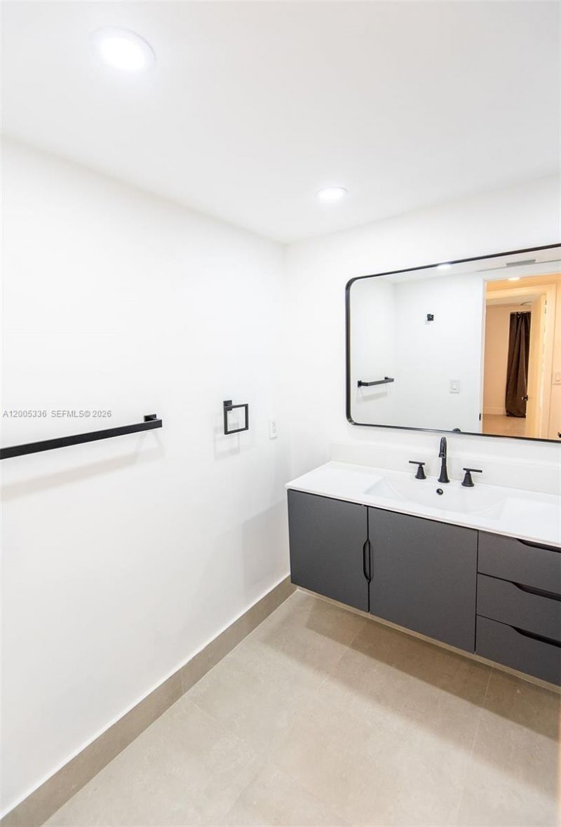 1750 NE 191st St , Unit 100-1, Miami, FL 33179 Photo