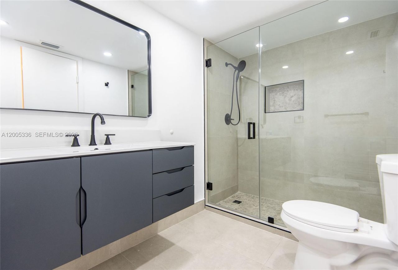 1750 NE 191st St , Unit 100-1, Miami, FL 33179 Photo