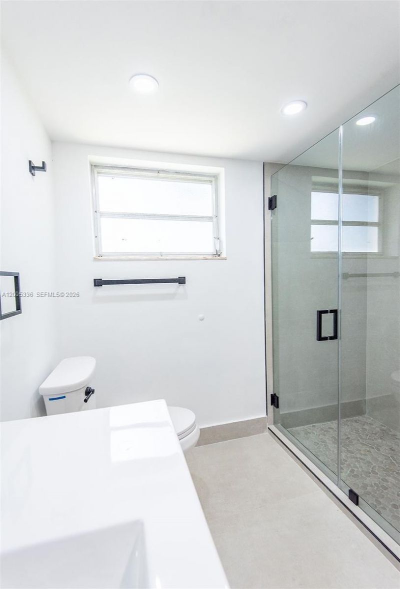 1750 NE 191st St , Unit 100-1, Miami, FL 33179 Photo