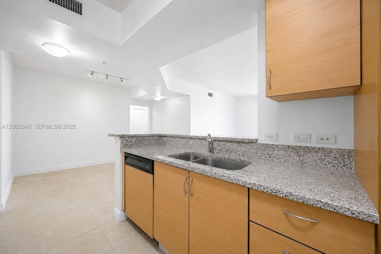 18800 NE 29th Ave, Unit 526, Aventura, FL 33180 Photo
