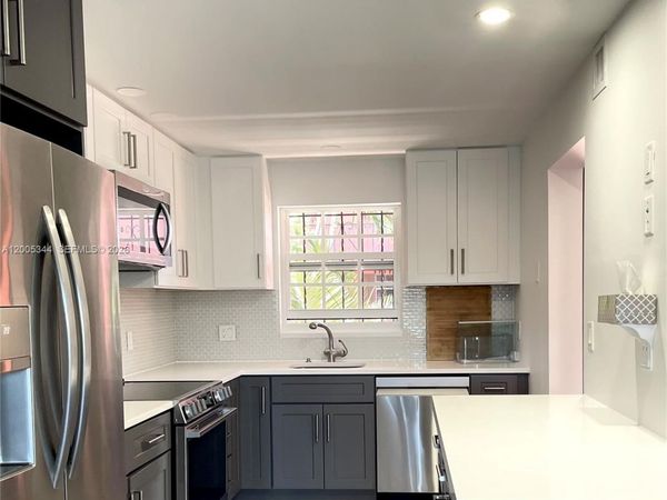 660 Tennis Club Dr, Unit 201, Fort Lauderdale, FL 33311
