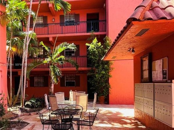 660 Tennis Club Dr, Unit 201, Fort Lauderdale, FL 33311