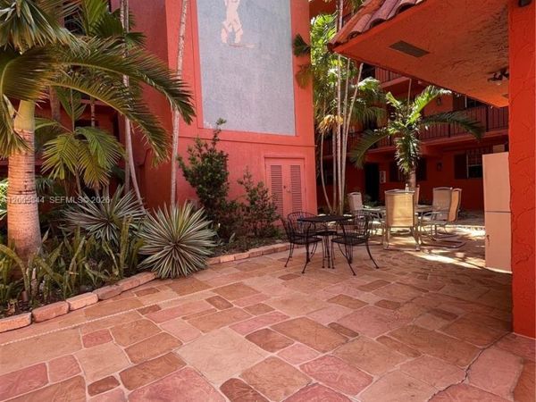 660 Tennis Club Dr, Unit 201, Fort Lauderdale, FL 33311