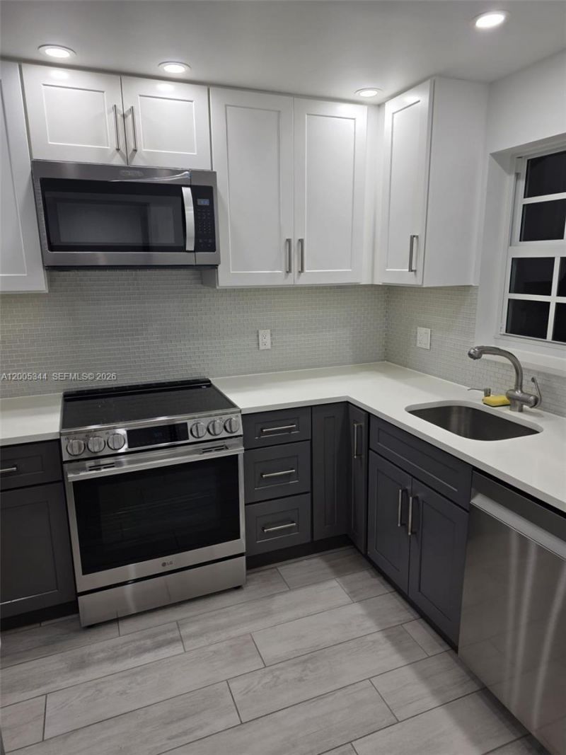 660 Tennis Club Dr, Unit 201, Fort Lauderdale, FL 33311 Photo