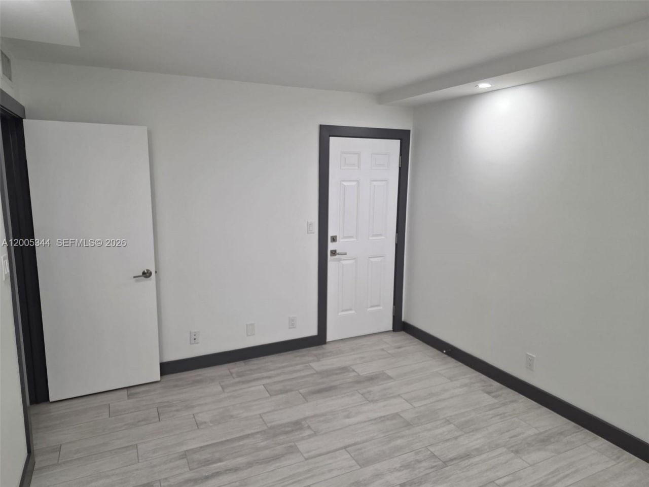 660 Tennis Club Dr, Unit 201, Fort Lauderdale, FL 33311 Photo