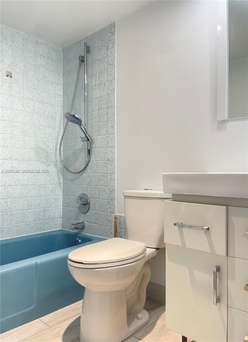 660 Tennis Club Dr, Unit 201, Fort Lauderdale, FL 33311 Photo