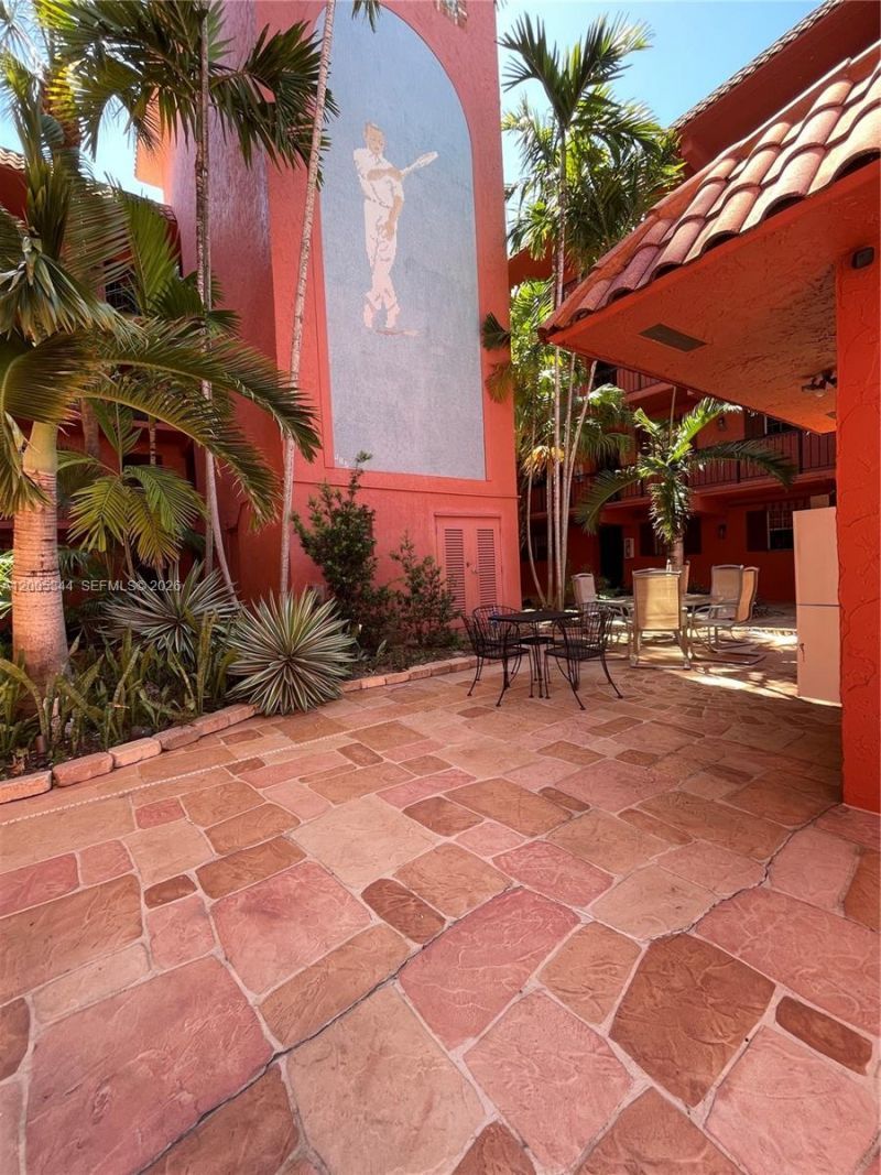 660 Tennis Club Dr, Unit 201, Fort Lauderdale, FL 33311 Photo