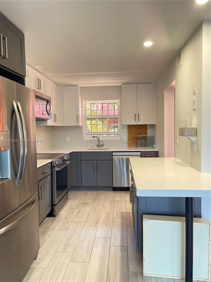 660 Tennis Club Dr, Unit 201, Fort Lauderdale, FL 33311 Photo