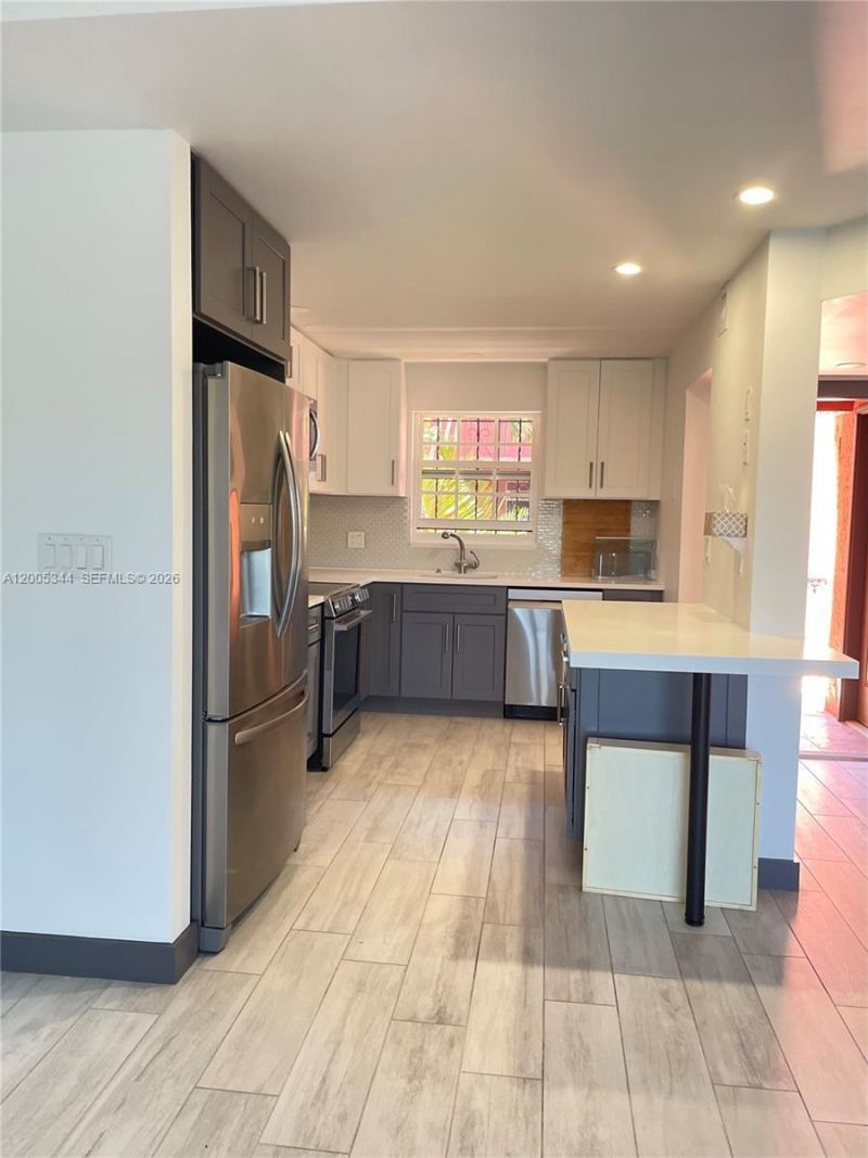 660 Tennis Club Dr, Unit 201, Fort Lauderdale, FL 33311 Photo