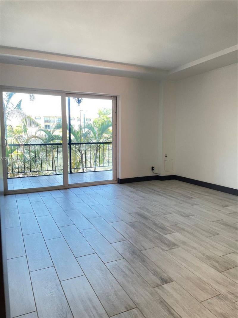 660 Tennis Club Dr, Unit 201, Fort Lauderdale, FL 33311 Photo