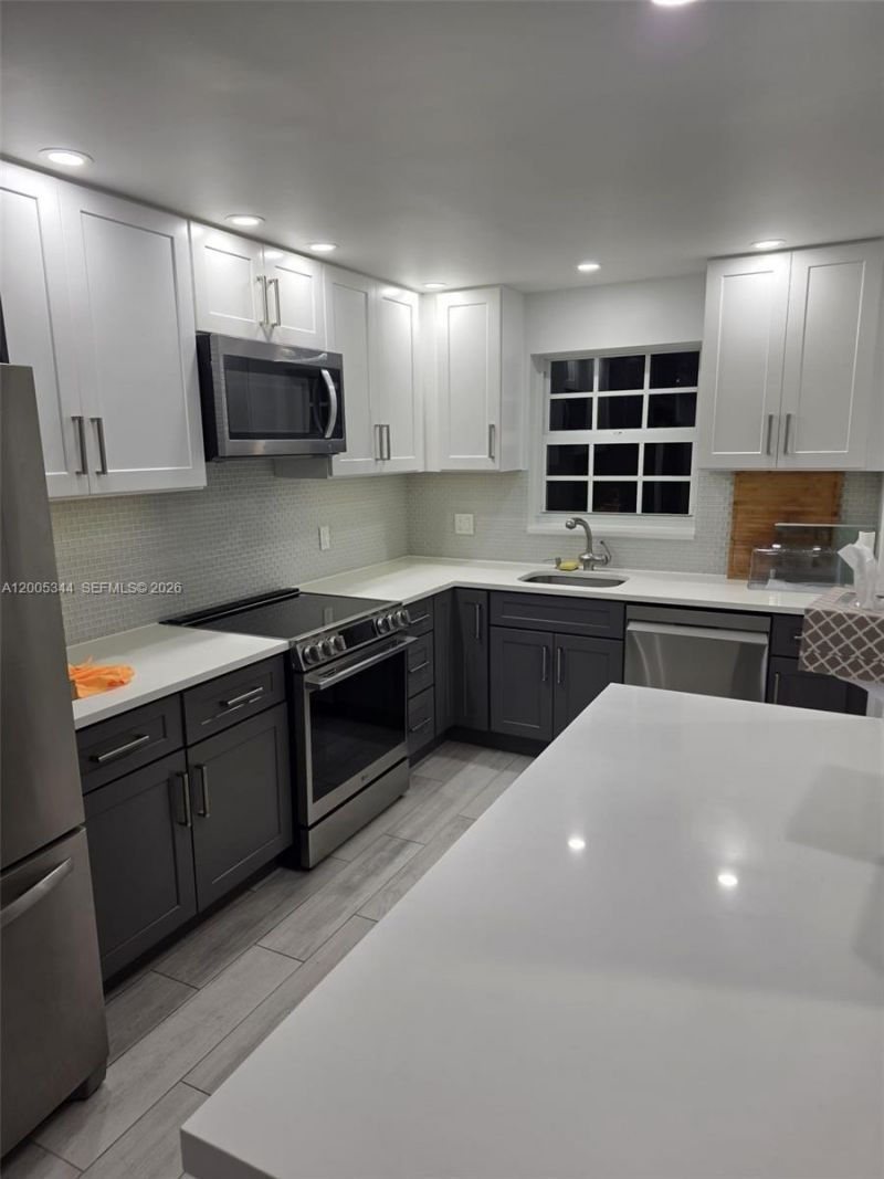 660 Tennis Club Dr, Unit 201, Fort Lauderdale, FL 33311 Photo