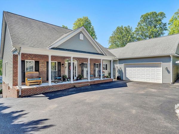 400 Sourwood DR, Hardy, VA 24101