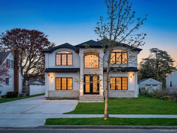 71 Cedar Street , Hicksville, NY 11801