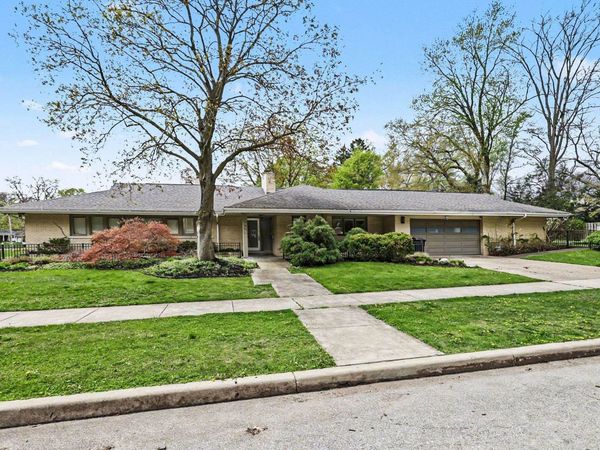 1627 E Washington Street, South Bend, IN 46617