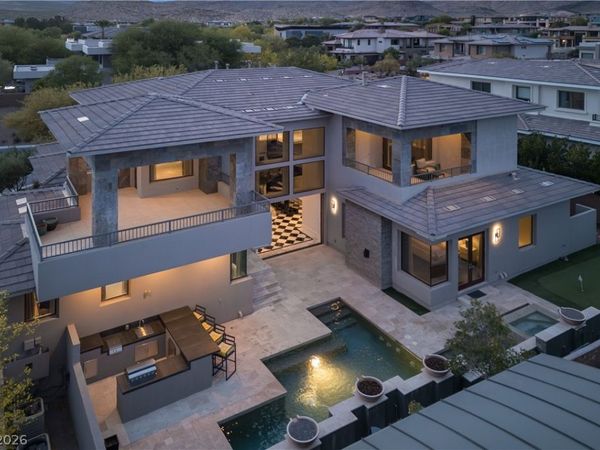 72 Wildwing Court , Las Vegas, NV 89135