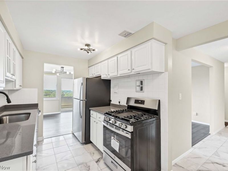 12900 Lake Avenue, Unit 1415, Lakewood, OH 44107 Photo 14