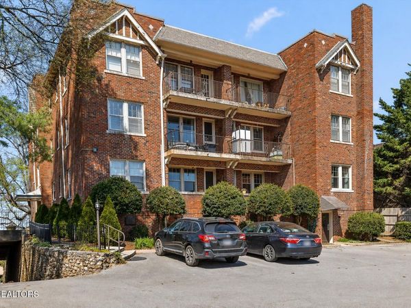 190 N Crest Rd, Chattanooga, TN 37404