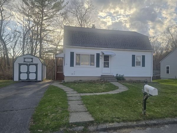 28 Chestnut Hill Rd, Oxford, MA 01537