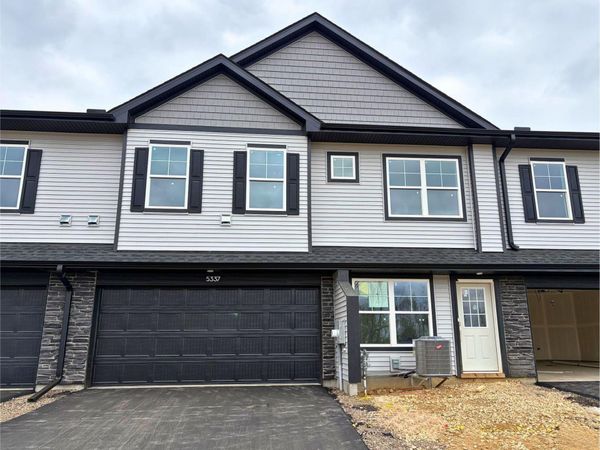 5337 Long Pointe Pass, Woodbury, MN 55129