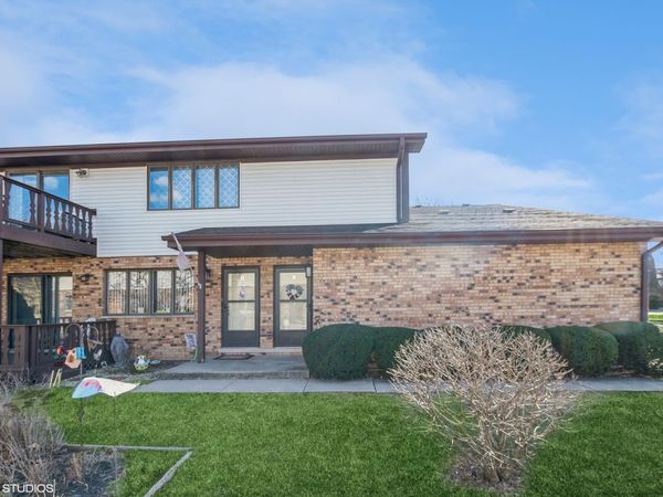 214 Manor Drive, Unit C, New Lenox, IL 60451