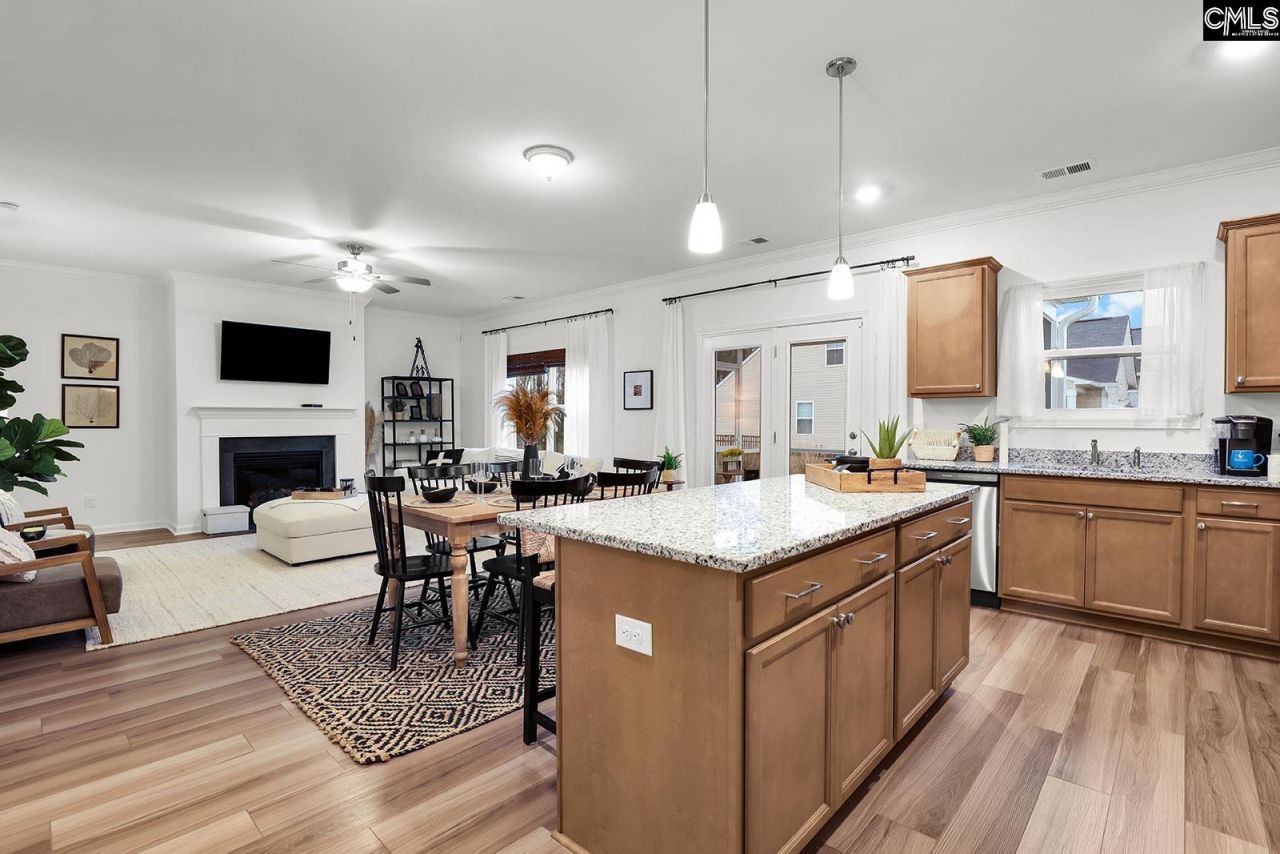 155 Kingsley Drive  Photo 5