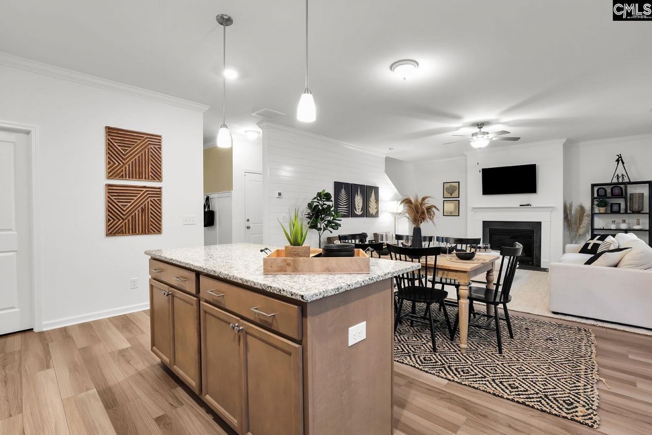 155 Kingsley Drive  Photo 7