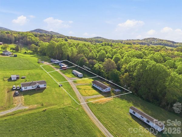 114/116 Harrington Place Drive , Taylorsville, NC 28681