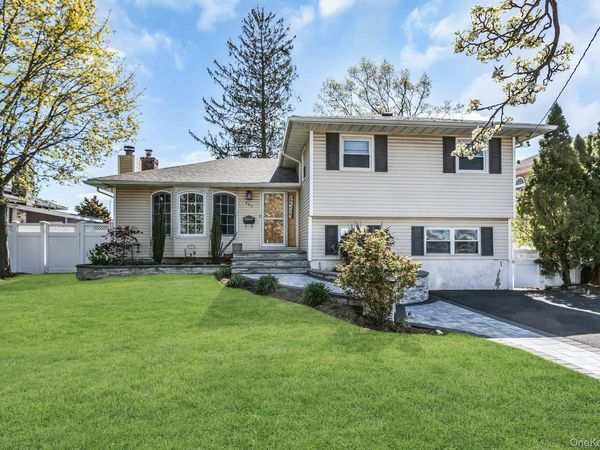 449 2nd Avenue, Massapequa Park, NY 11762