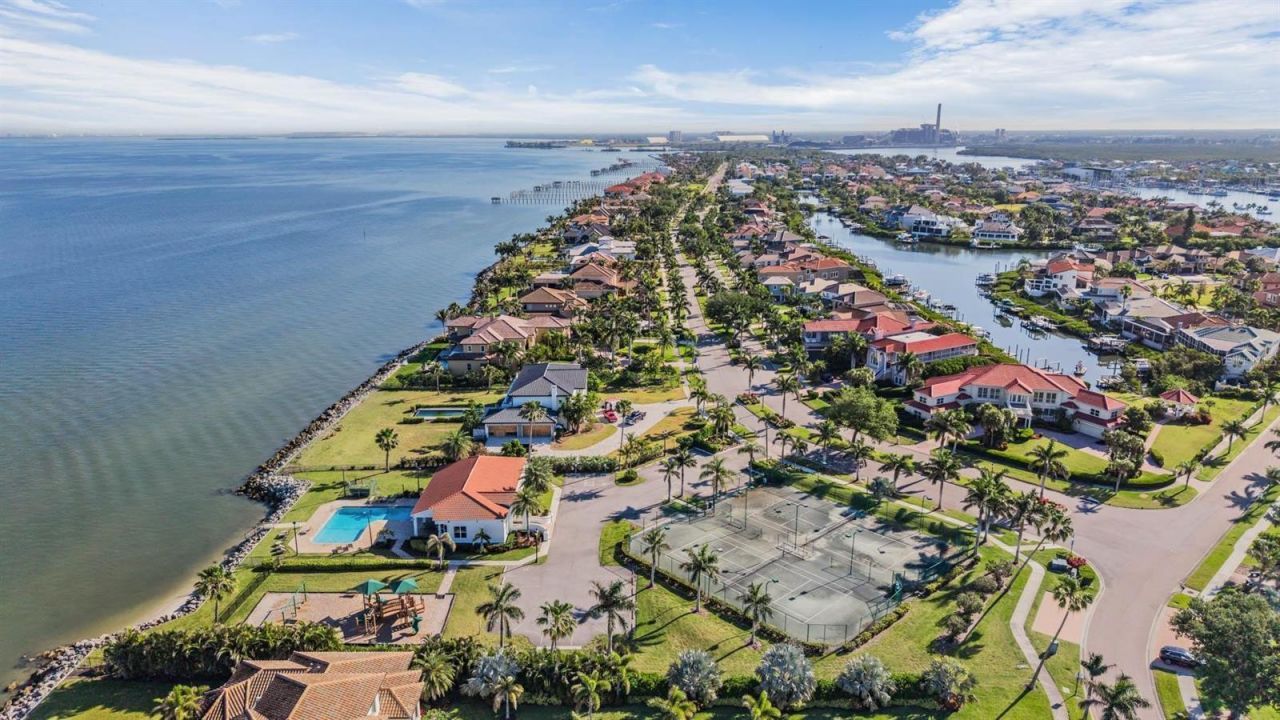 1422 Jumana Loop, Apollo Beach, FL 33572 Photo