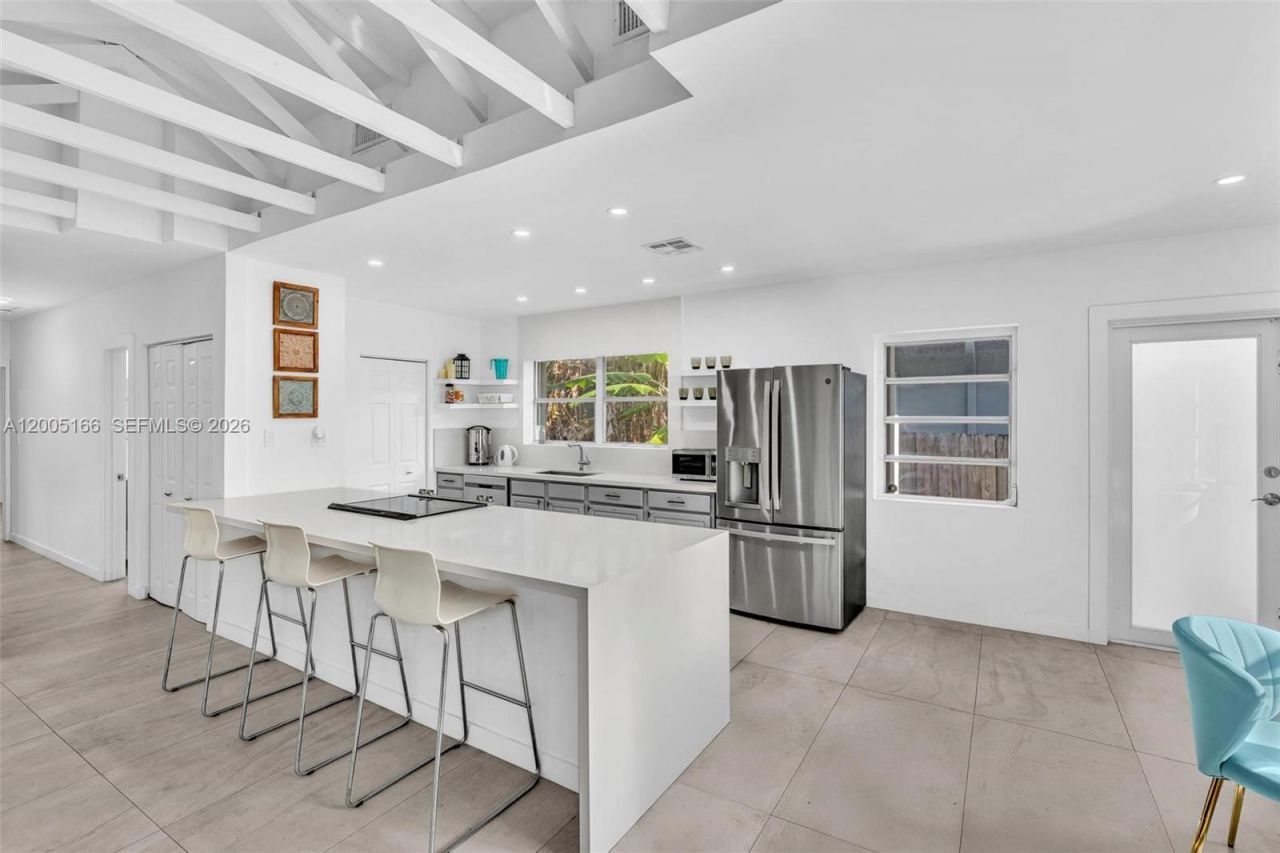 9264 Byron Ave , Surfside, FL 33154 Photo