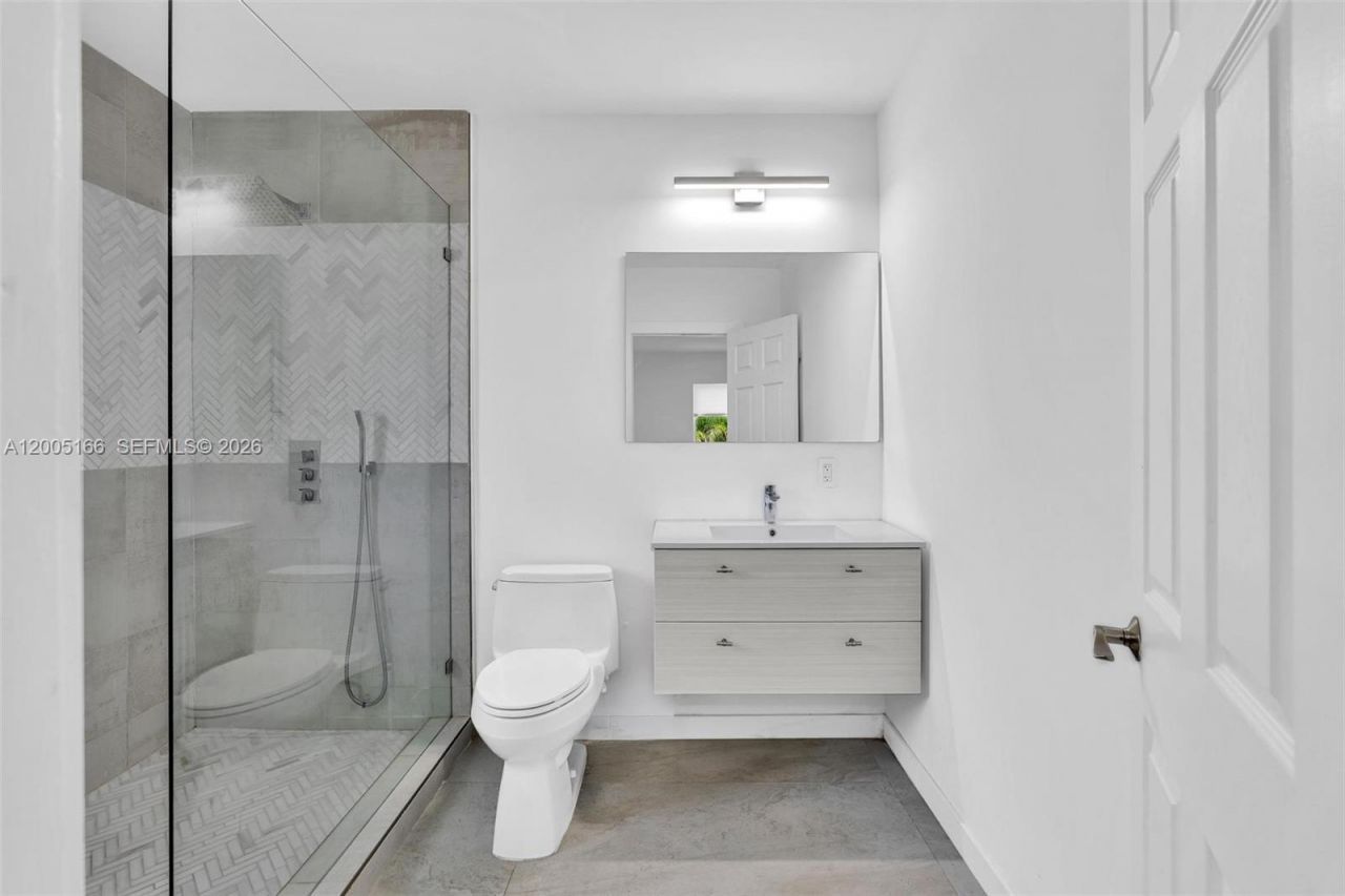 9264 Byron Ave , Surfside, FL 33154 Photo