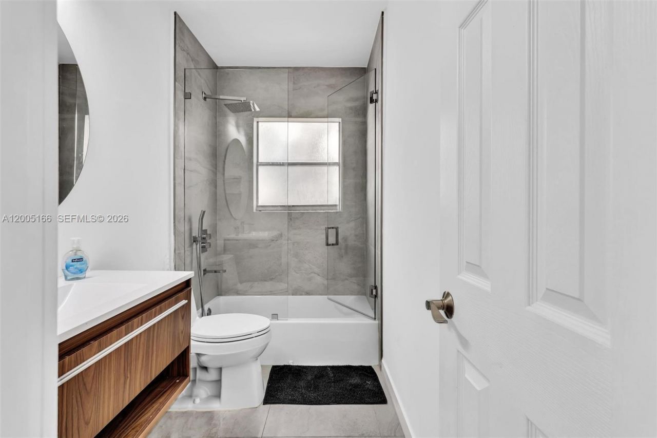 9264 Byron Ave , Surfside, FL 33154 Photo
