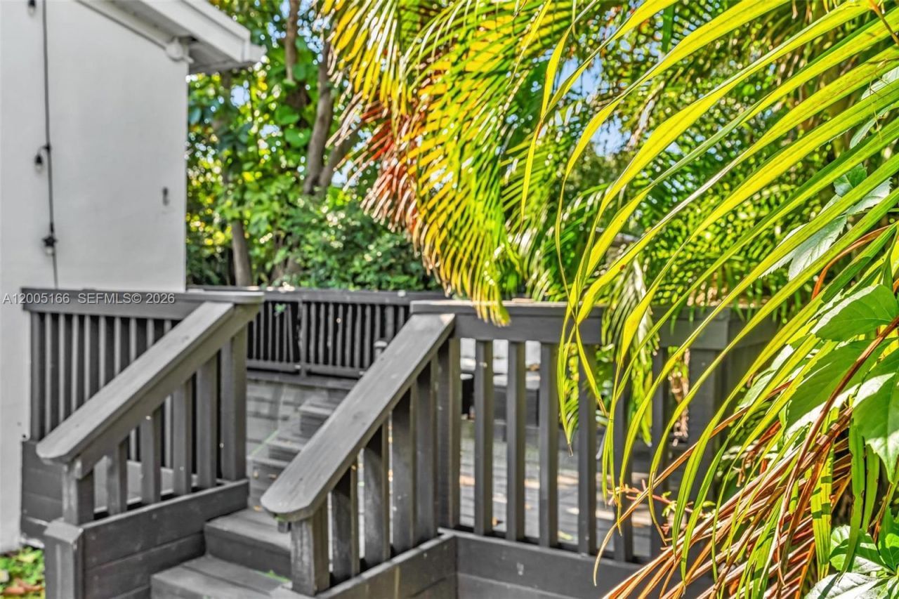 9264 Byron Ave , Surfside, FL 33154 Photo