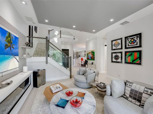 1366 W Harbor Vw W , Hollywood, FL 33019