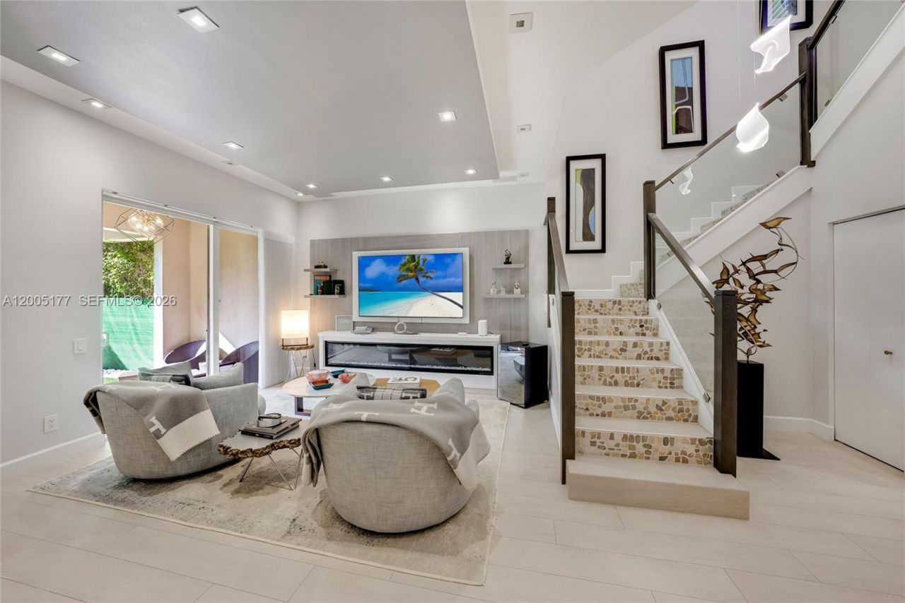 1366 W Harbor Vw W, Hollywood, FL 33019 Photo