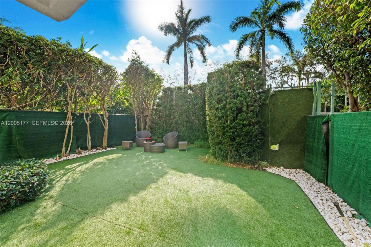 1366 W Harbor Vw W, Hollywood, FL 33019 Photo