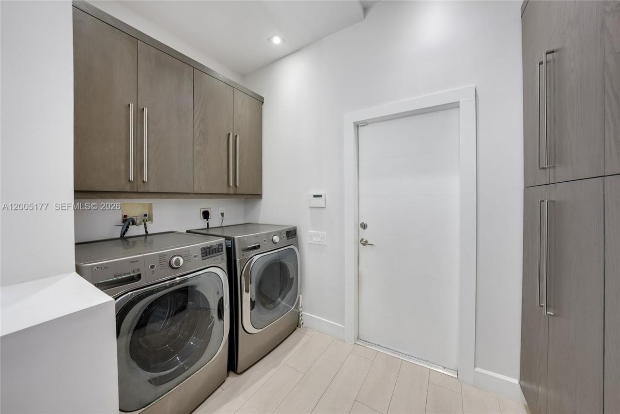 1366 W Harbor Vw W, Hollywood, FL 33019 Photo
