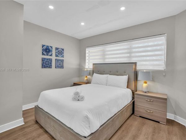 10006 E Bay Harbor Dr , Unit 16, Bay Harbor Islands, FL 33154