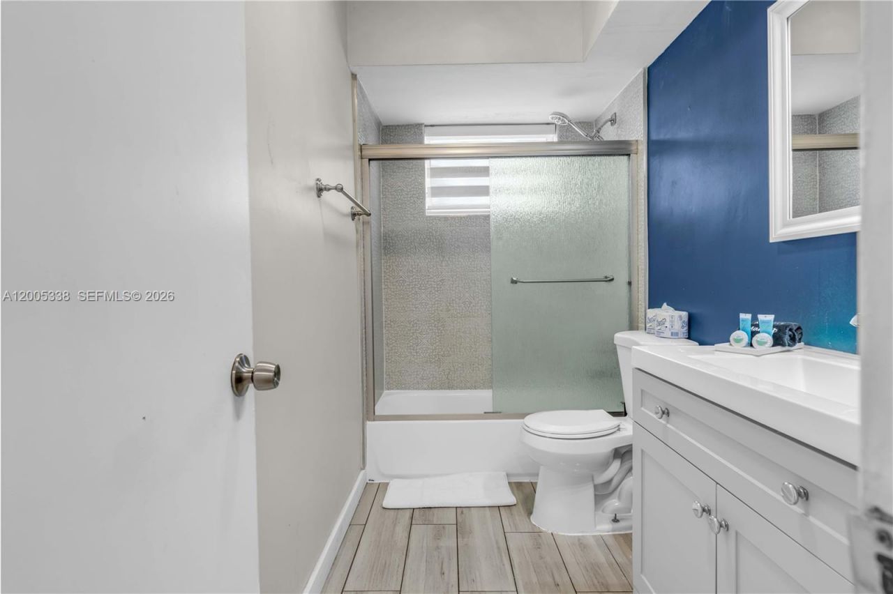 10006 E Bay Harbor Dr, Unit 16, Bay Harbor Islands, FL 33154 Photo