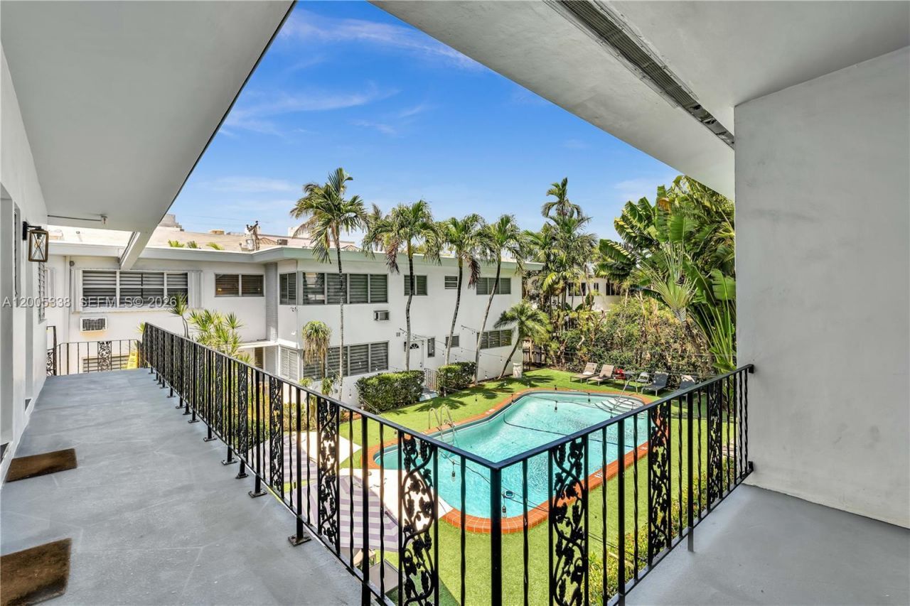 10006 E Bay Harbor Dr, Unit 16, Bay Harbor Islands, FL 33154 Photo
