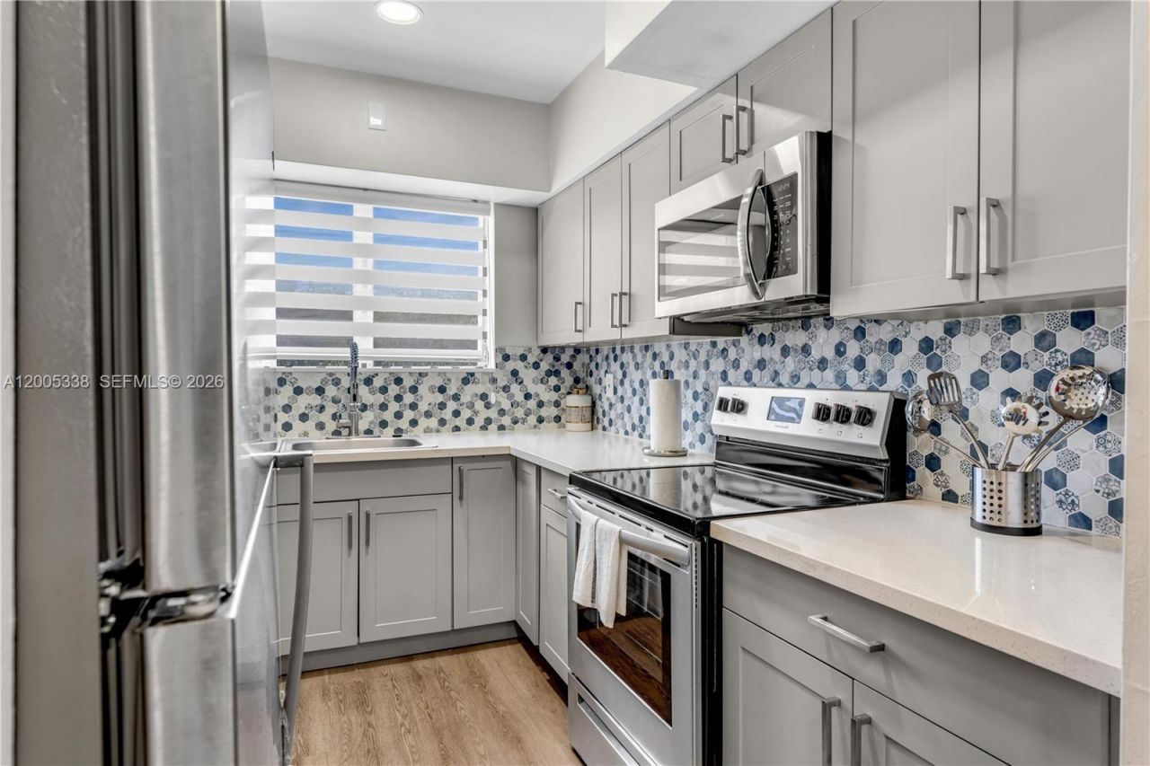 10006 E Bay Harbor Dr, Unit 16, Bay Harbor Islands, FL 33154 Photo