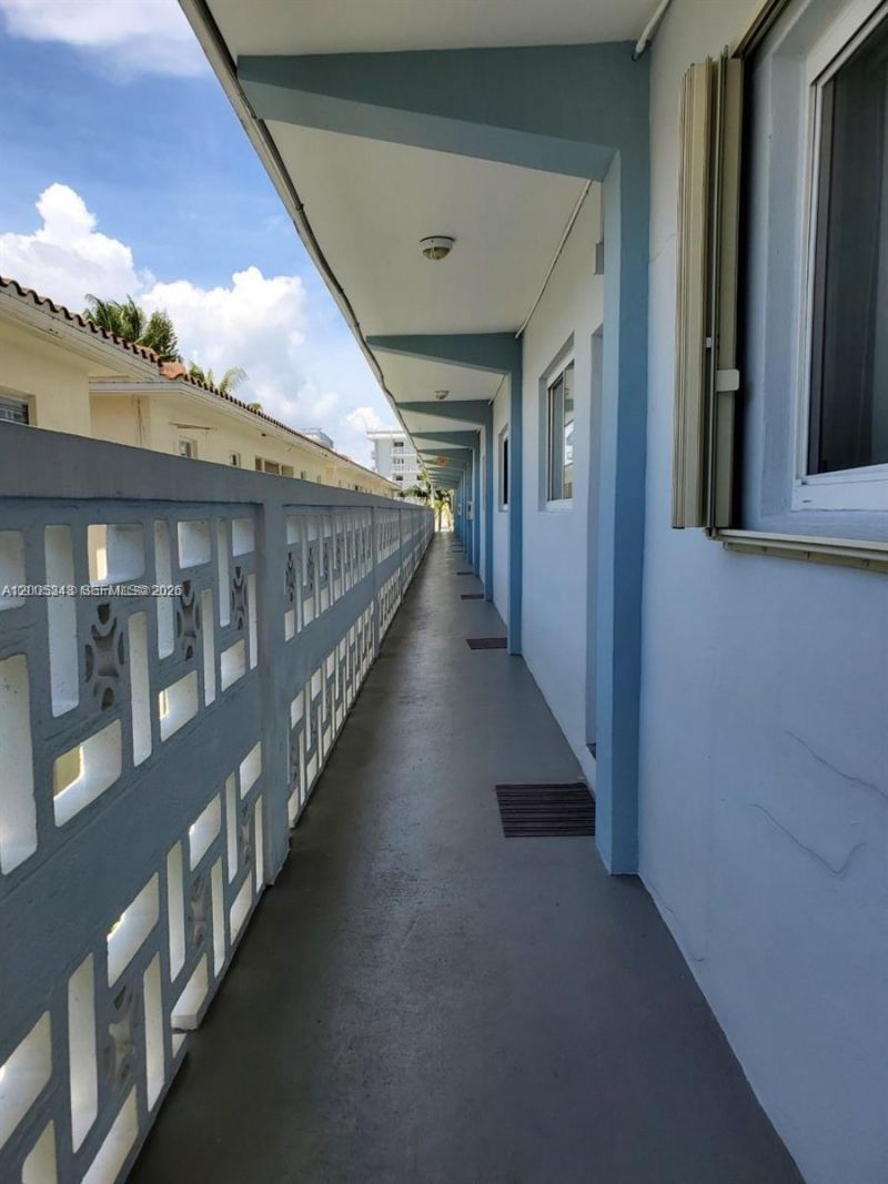 1185 Marseille Dr , Unit 209, Miami Beach, FL 33141 Photo